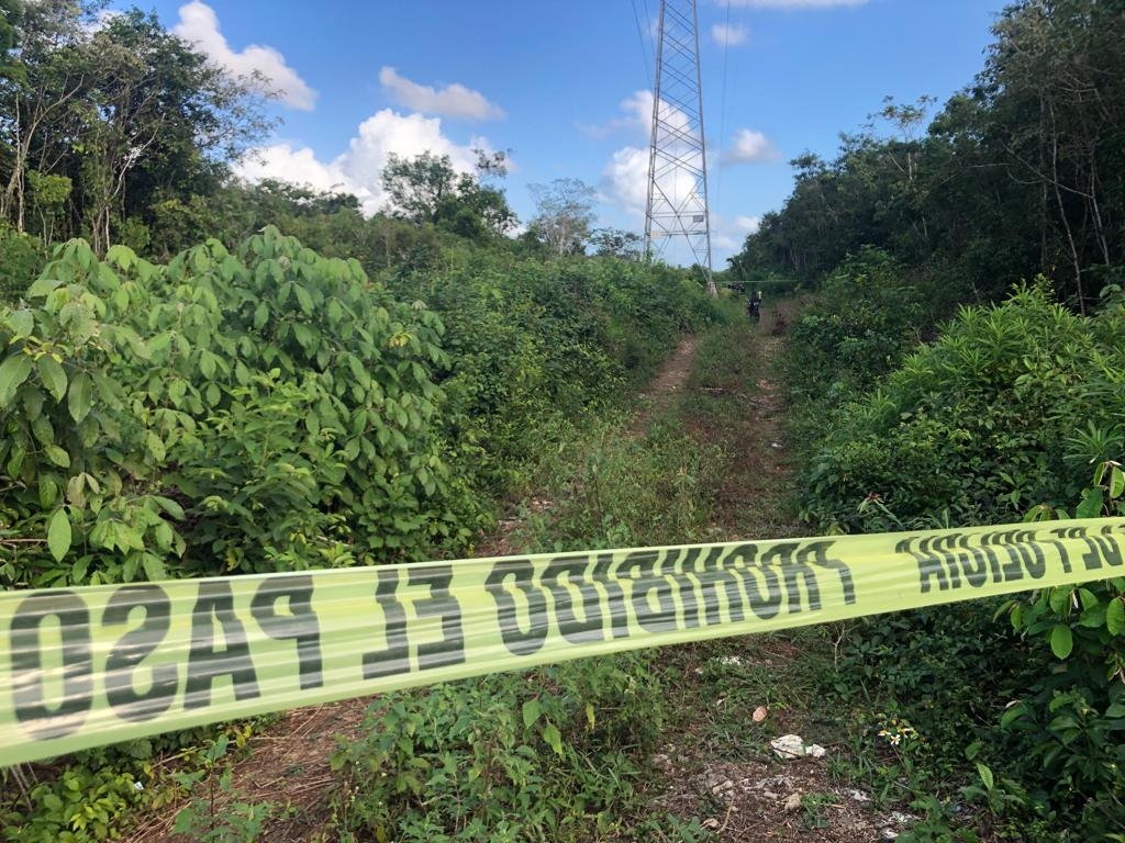 El cuerpo de un hombre que se encontraba cubierto de cal