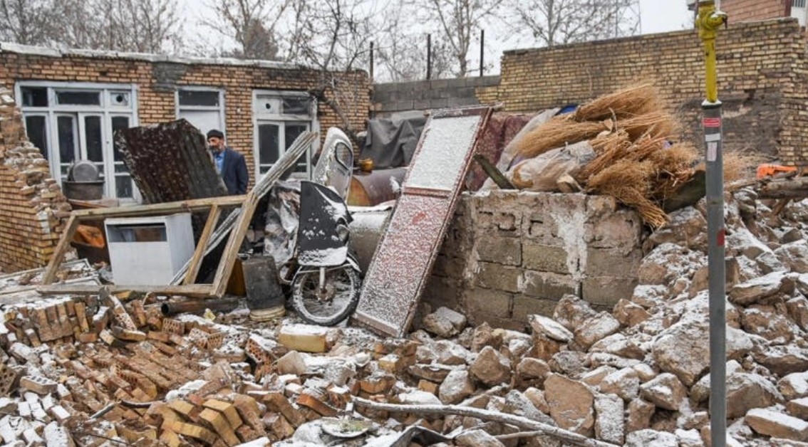 El sismo dejó además decenas de evacuados El sismo dejó además decenas de evacuados