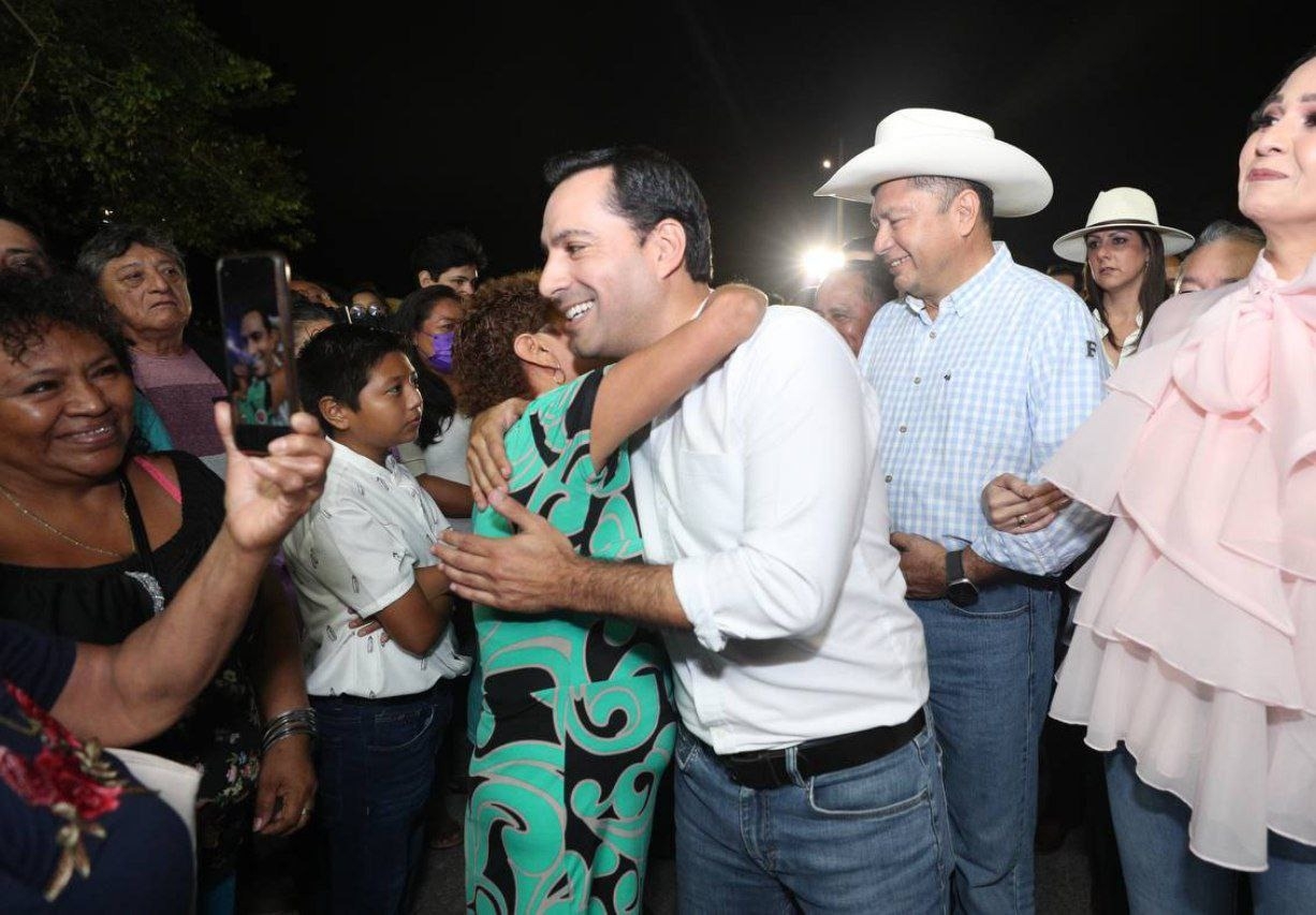 Mauricio Vila se presentó en la Feria de Tizimín la noche de este martes Mauricio Vila se presentó en la Feria de Tizimín la noche de este martes