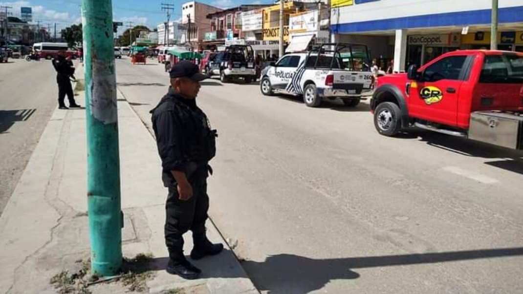 La policía remolcó la camioneta hasta la dirección de Seguridad Pública La policía remolcó la camioneta hasta la dirección de Seguridad Pública