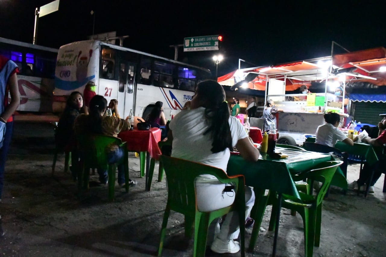 En Campeche, para calmar el hambre los trabajadores recurren a los ricos tacos del mercado En Campeche, para calmar el hambre los trabajadores recurren a los ricos tacos del mercado