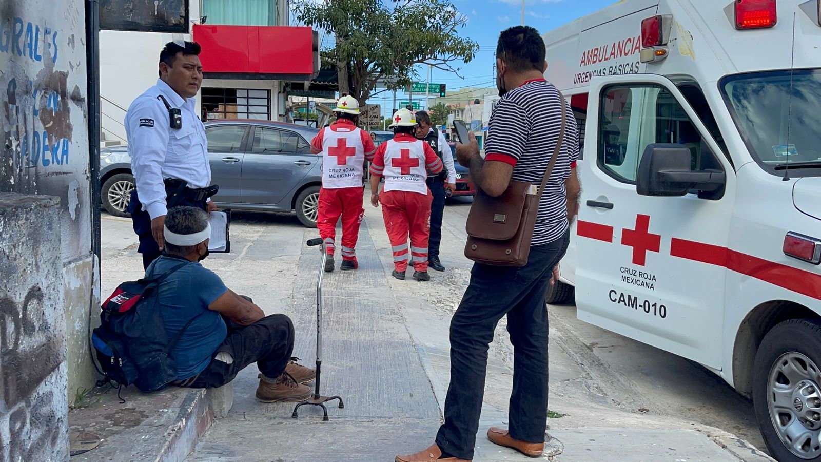 El hombre inhaló thinner y perdió el conocimiento El hombre inhaló thinner y perdió el conocimiento