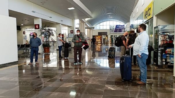 Las aerolíneas deberán hacerse responsables por los retrasos en los vuelos