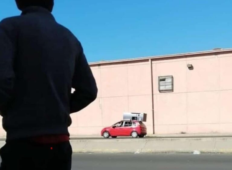 Robos y saqueos se registraron este jueves en Sinaloa durante el operativo de captura de Ovidio Guzmán Robos y saqueos se registraron este jueves en Sinaloa durante el operativo de captura de Ovidio Guzmán