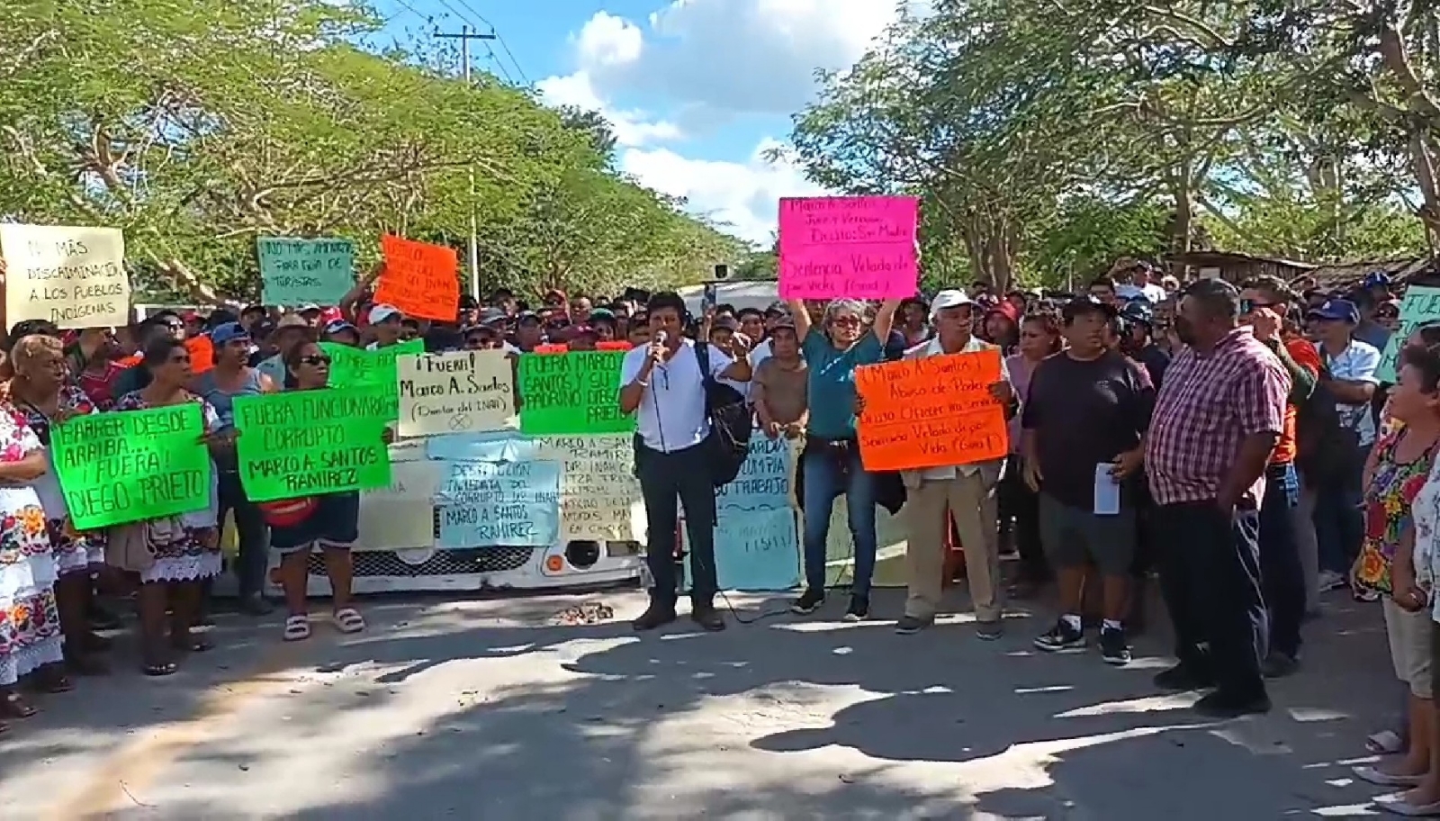 El presidente de la AMAV señaló que los protestantes tratan mal al turismo y engañan con su producto El presidente de la AMAV señaló que los protestantes tratan mal al turismo y engañan con su producto