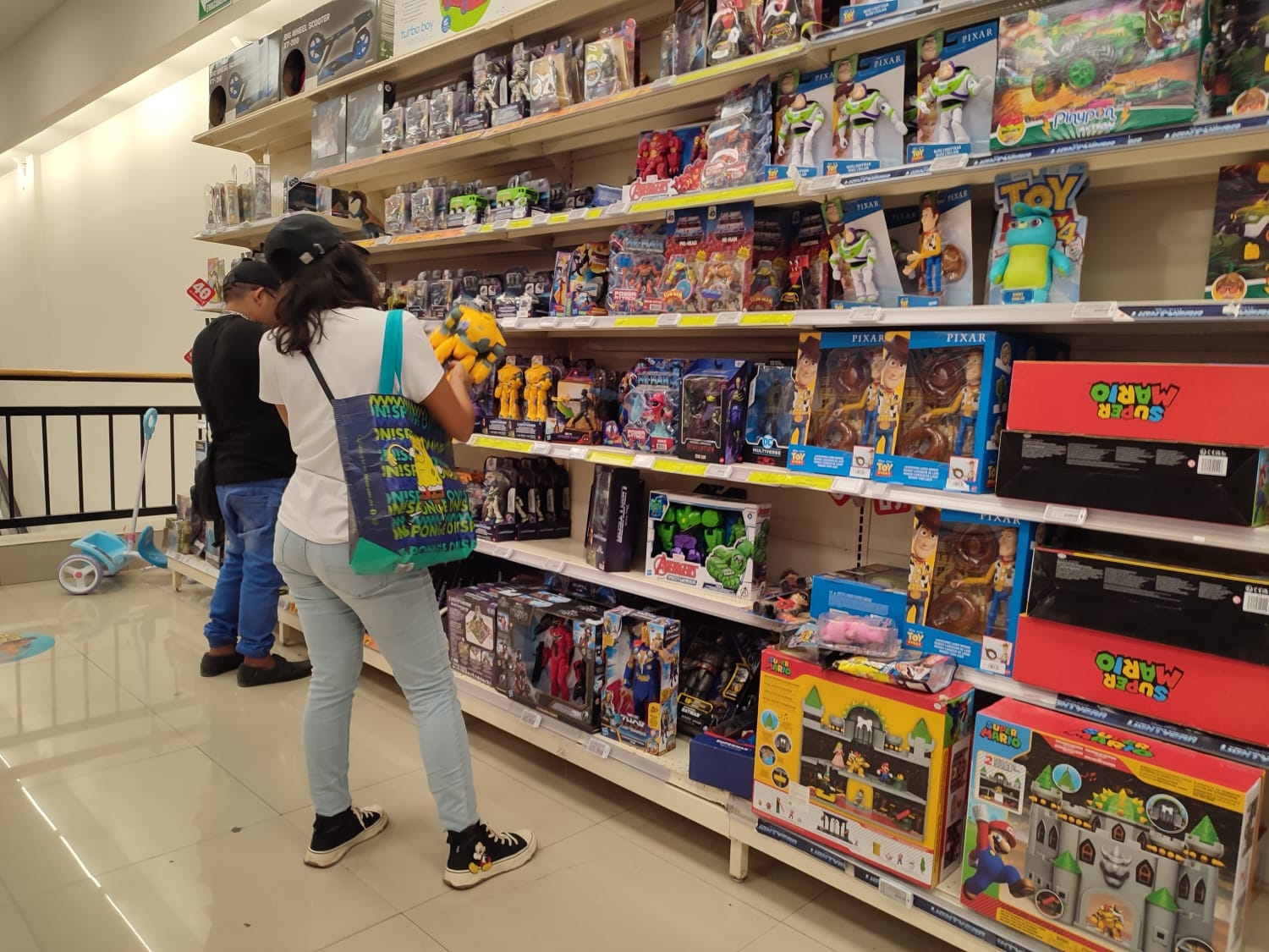 Los comercios del Centro de la ciudad no ven tan beneficiados como en las fiestas decembrinas