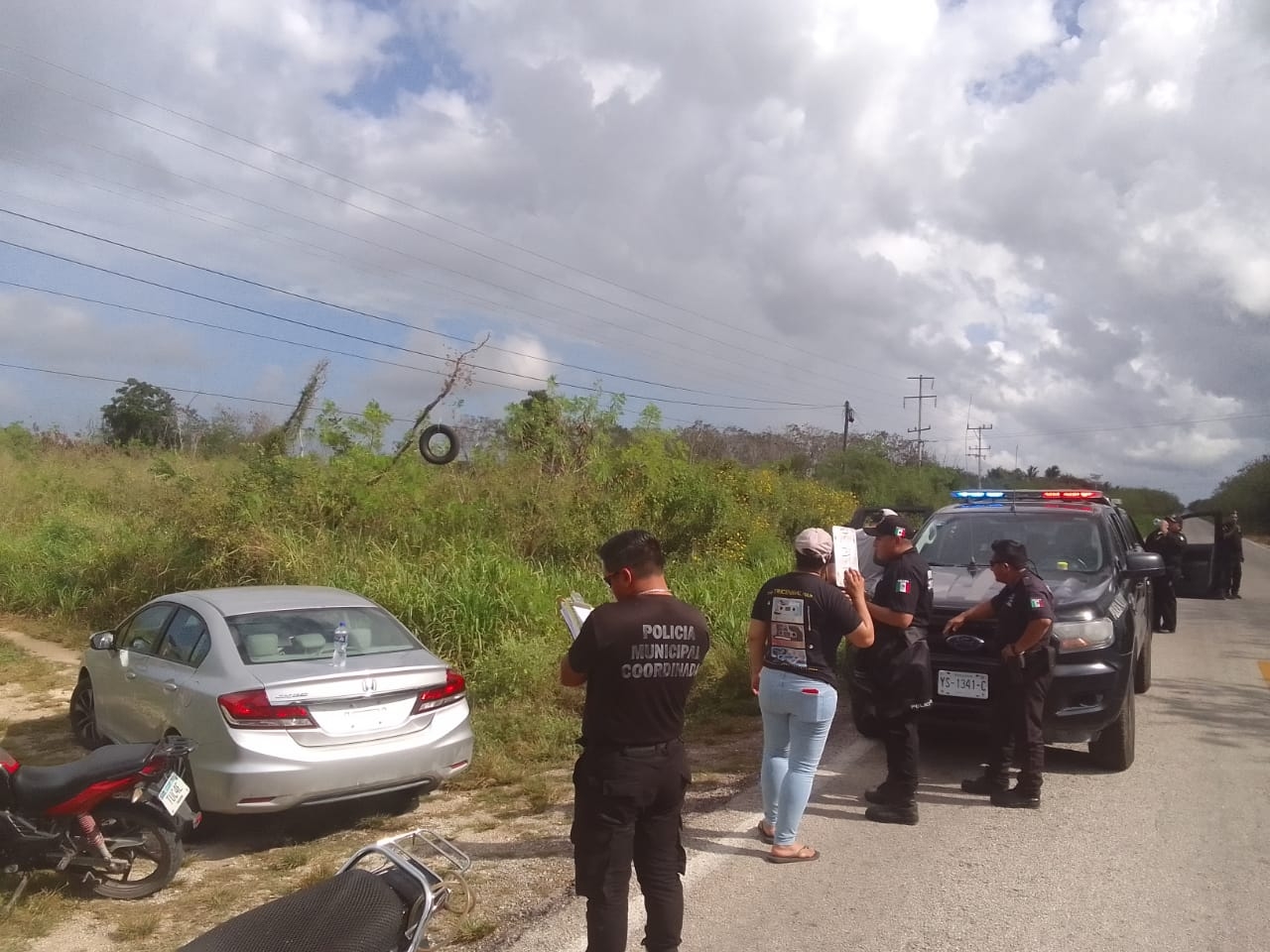 El motociclista presentó heridas leves El motociclista presentó heridas leves
