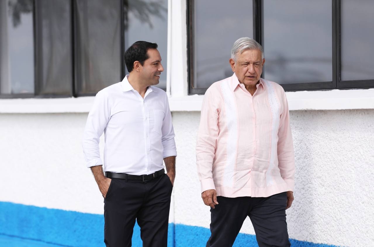 Vila y López Obrador revisaron avances de la construcción de los tramos del Tren Maya y el gran parque de "La Plancha"