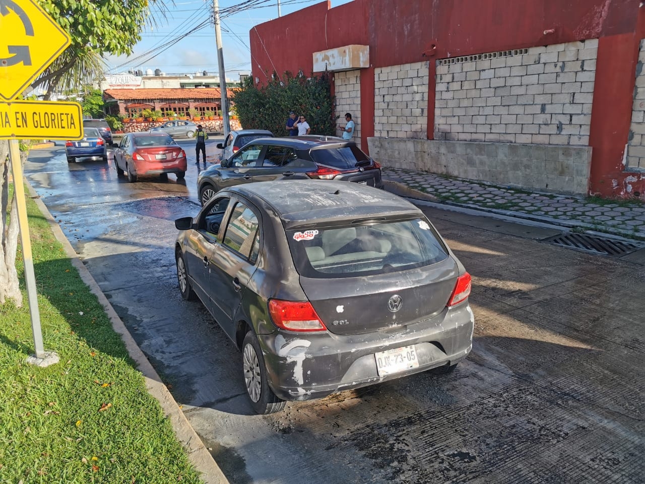 El choque fue provocado por una conductora que no guardó la debida distancia El choque fue provocado por una conductora que no guardó la debida distancia