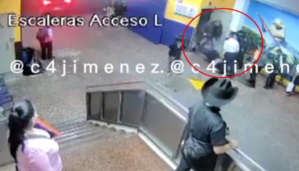 Muerto en La Polar, así sacaron el cadáver de la cantina en la CDMX: VIDEO