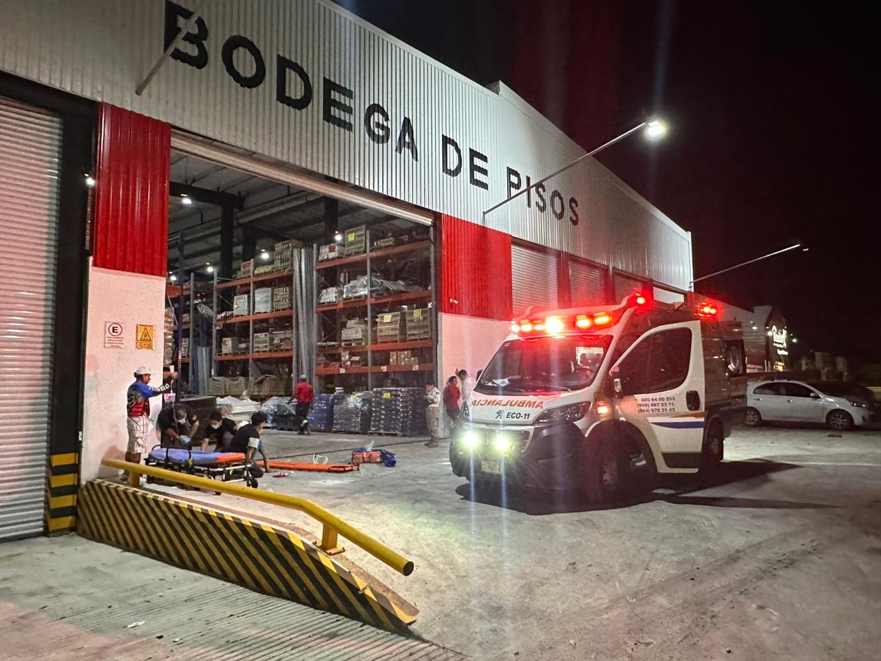 El hombre fue trasladado al hospital para brindarle atención médica El hombre fue trasladado al hospital para brindarle atención médica