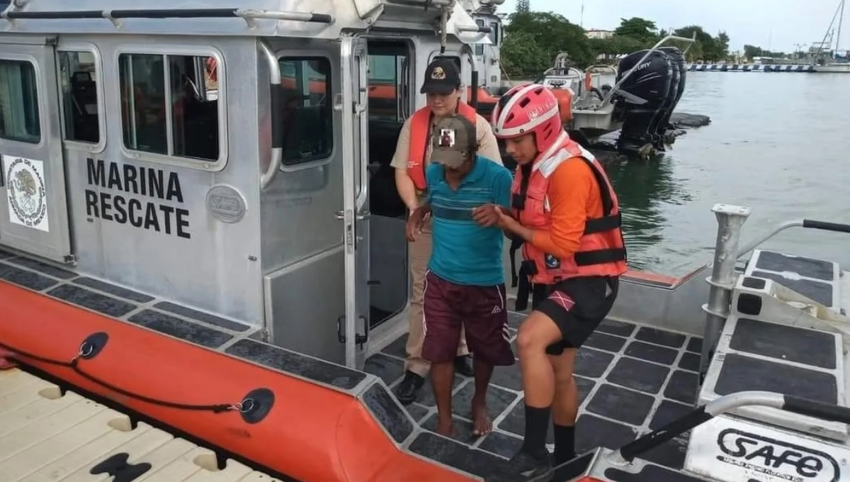 Al hallar al hombre en su alijo, los tripulantes del Tiburón IV hicieron el reporte a la Capitanía de Puerto. El sujeto no supo el nombre de la embarcación que lo dejó Al hallar al hombre en su alijo, los tripulantes del Tiburón IV hicieron el reporte a la Capitanía de Puerto. El sujeto no supo el nombre de la embarcación que lo dejó