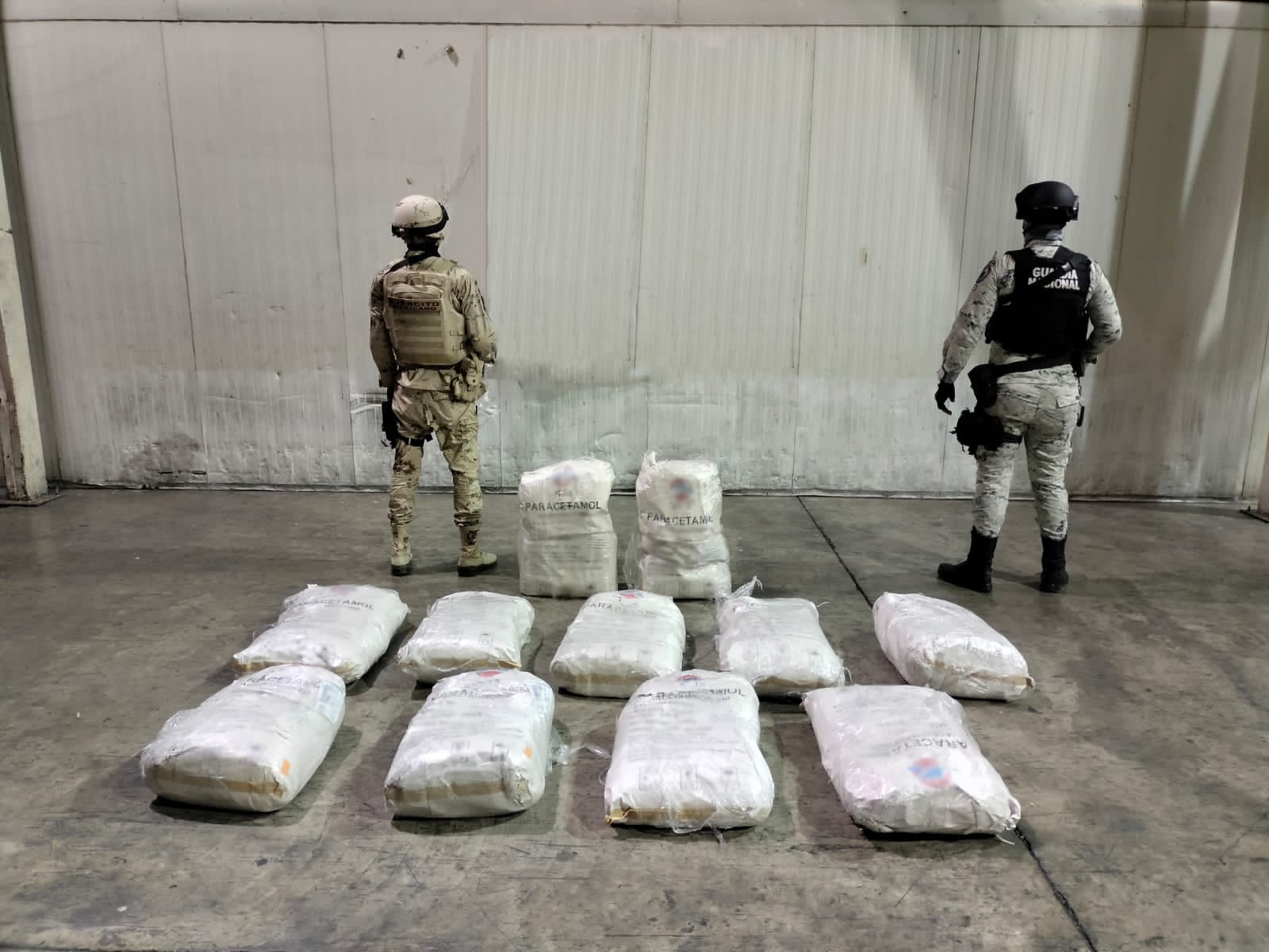 Ejército y Guardia Nacional aseguran 11 costales con presunto fentanilo en Sonora