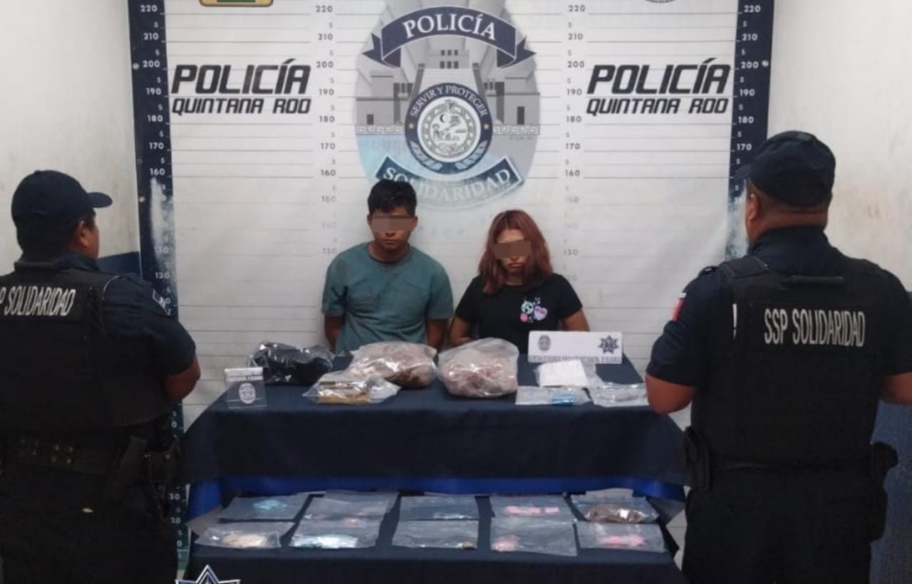 Los jóvenes tenían más de 100 dosis de drogas y cartuchos útiles