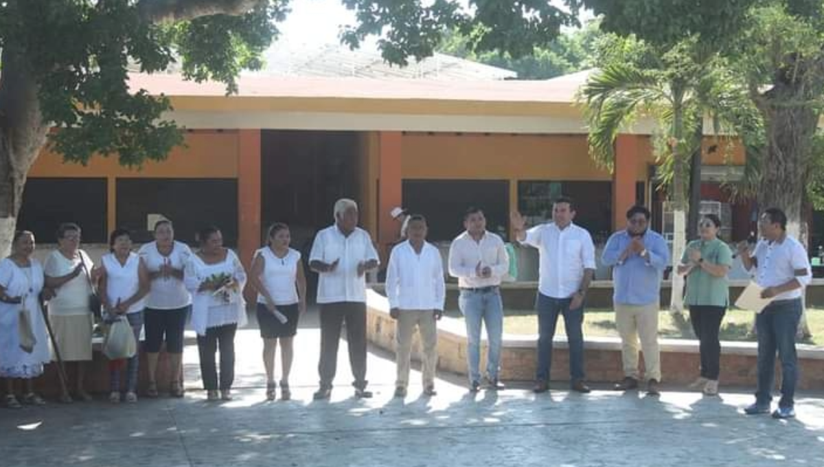 El nuevo escudo de Chóchola será inaugurado por su Cabildo Municipal y develado oficialmente ante la población El nuevo escudo de Chóchola será inaugurado por su Cabildo Municipal y develado oficialmente ante la población