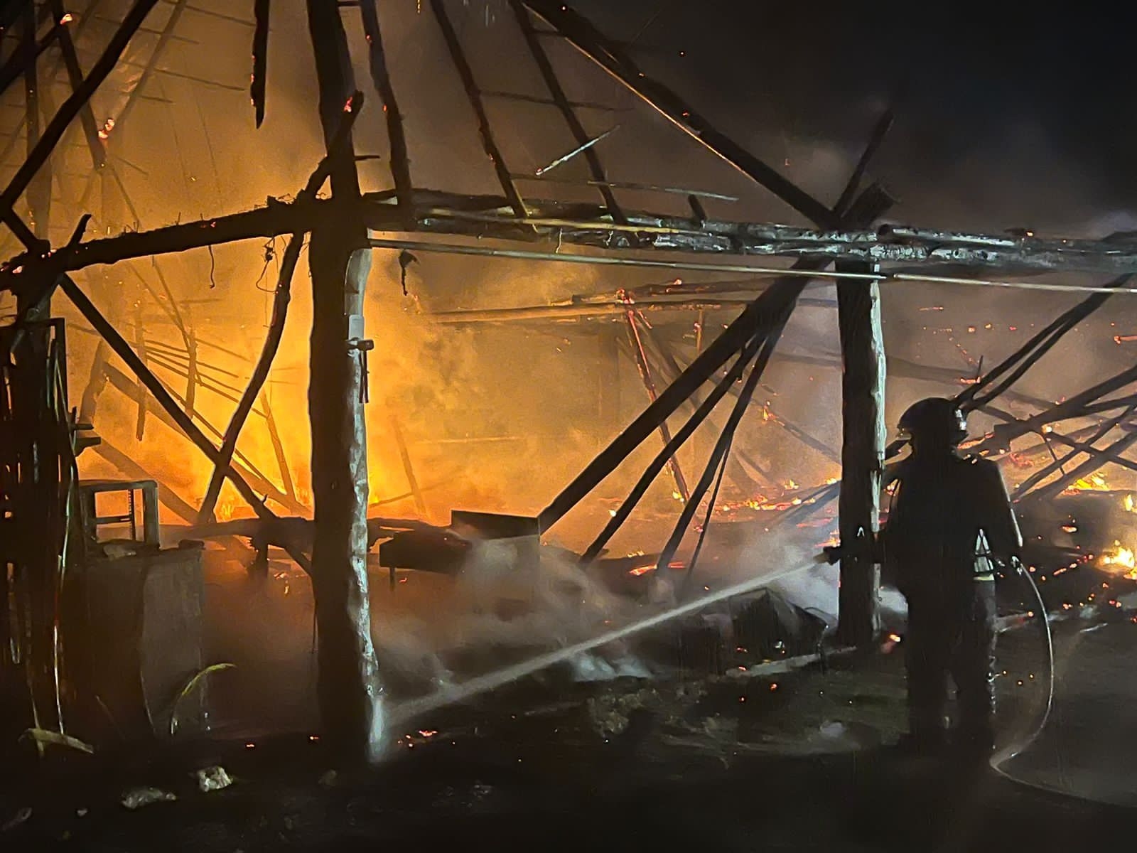 Existe la posibilidad de que el incendio haya sido provocado