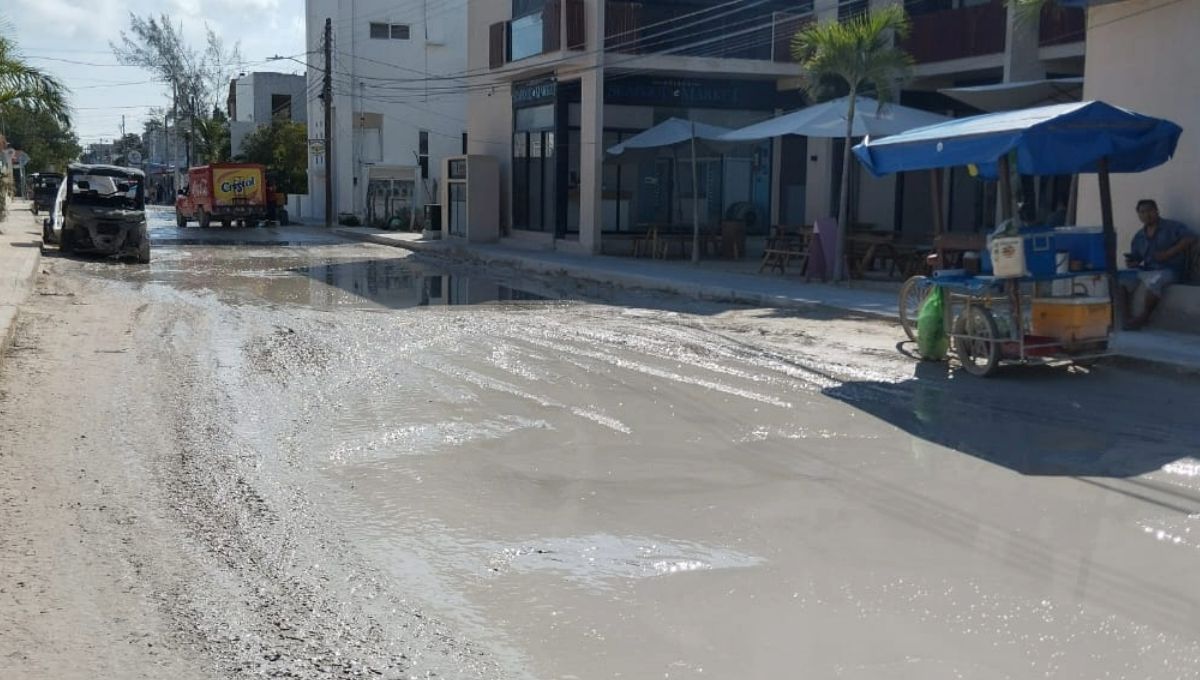 Lluvias provocadas por el Frente Frío 6 deja inundadas las calles de Holbox