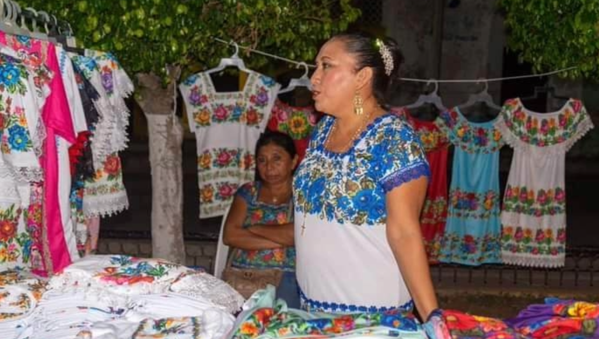 Comerciantes de ternos regionales indicaron que en un principio muy pocas personas demandaban el servicio