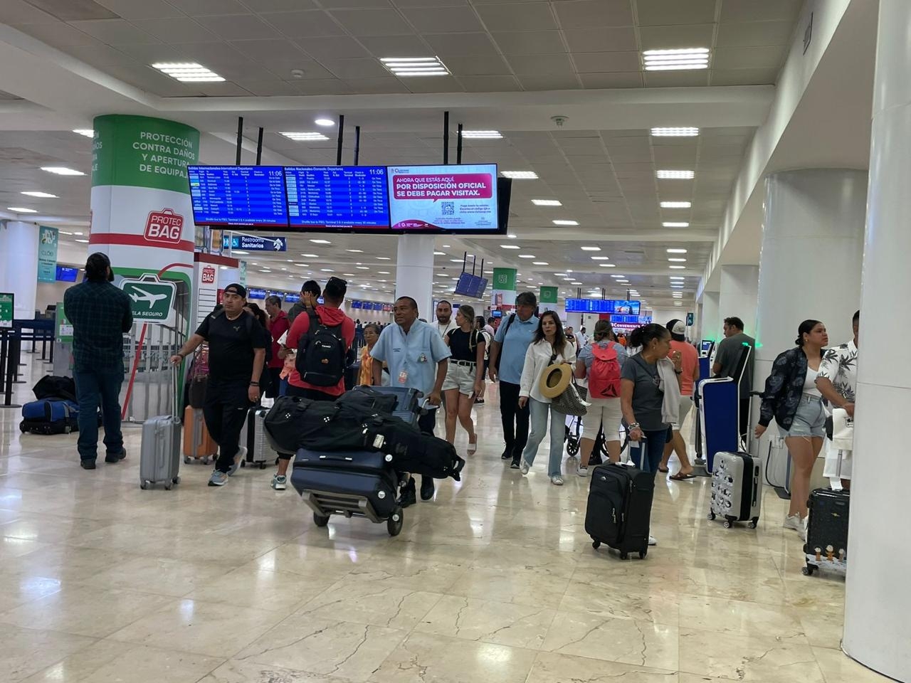 Hay vuelos retrasados y cancelados en el aeropuerto de Cancún