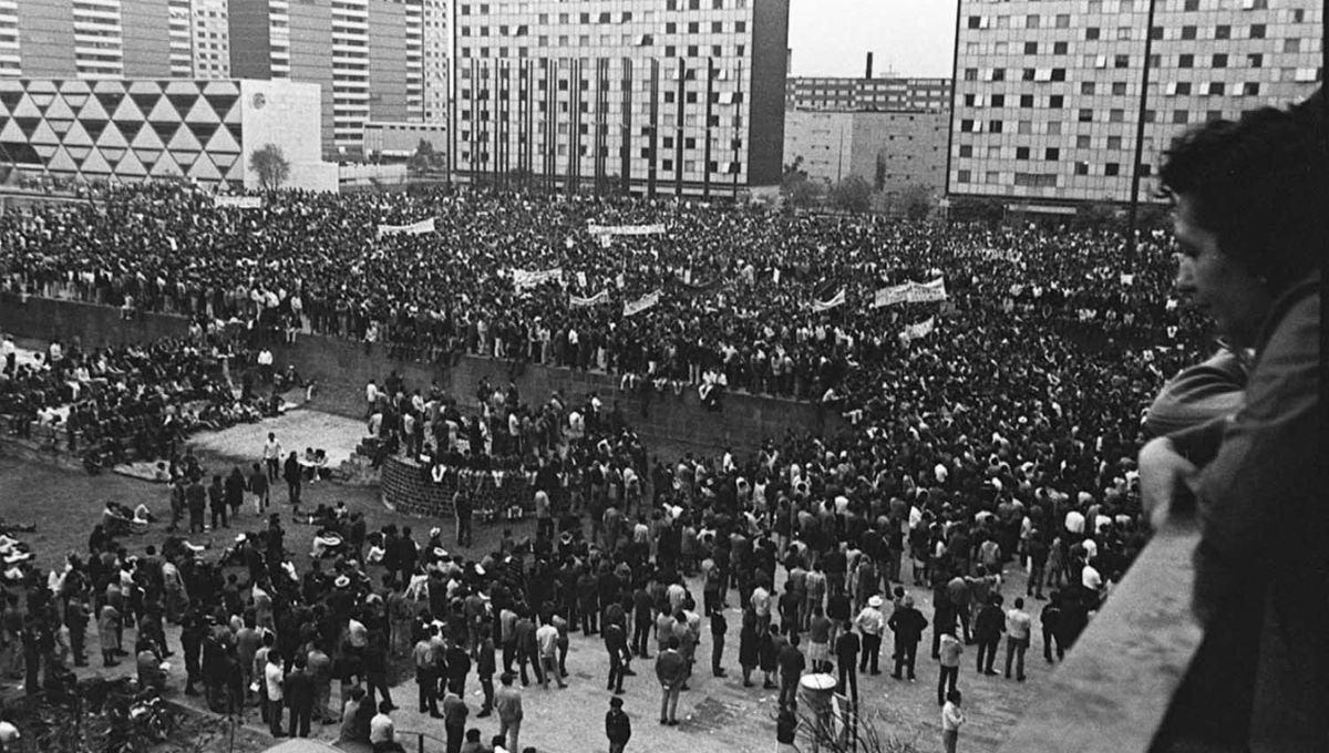 El 2 de octubre de 1968 ocurrió la matanza de estudiantes en la Plaza de las Tres Culturas, en Tlateloco El 2 de octubre de 1968 ocurrió la matanza de estudiantes en la Plaza de las Tres Culturas, en Tlateloco