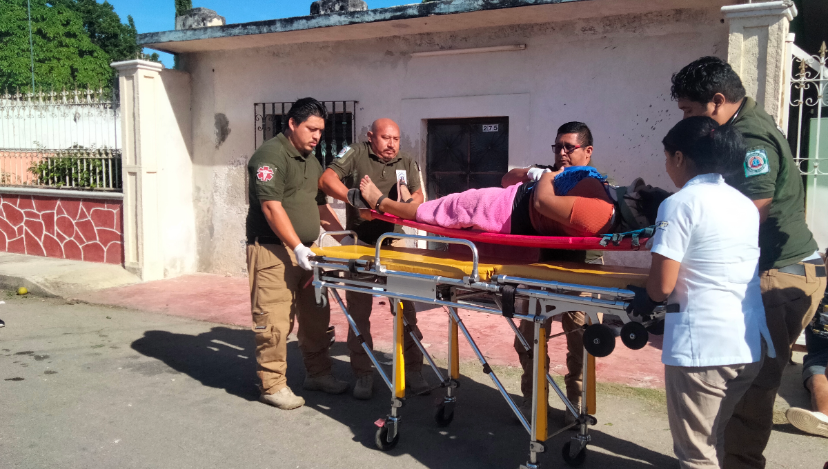 Los vecinos del lugar que atestiguaron el hecho dieron parte al 911 y auxiliaron a la pareja Los vecinos del lugar que atestiguaron el hecho dieron parte al 911 y auxiliaron a la pareja