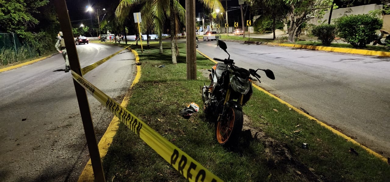 Menor de edad pierde un brazo tras accidente en moto en Cozumel