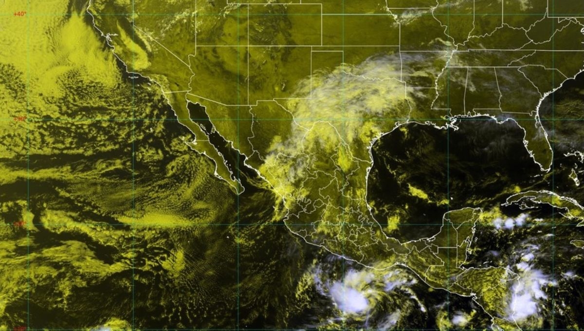 La Tormenta Tropical Otis se localiza aproximadamente a 360 kilómetros (km) al sur-suroeste de Puerto Ángel, Oaxaca