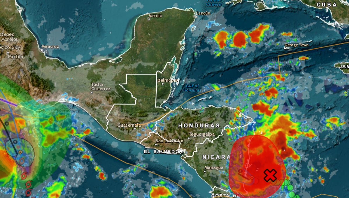 La Depresión Tropical Veintiuno se encuentra lejos de la Península de Yucatán La Depresión Tropical Veintiuno se encuentra lejos de la Península de Yucatán