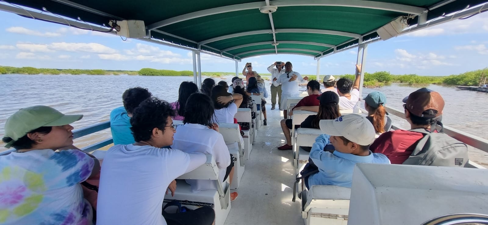 Los estudiantes realizaron su primera práctica de campo