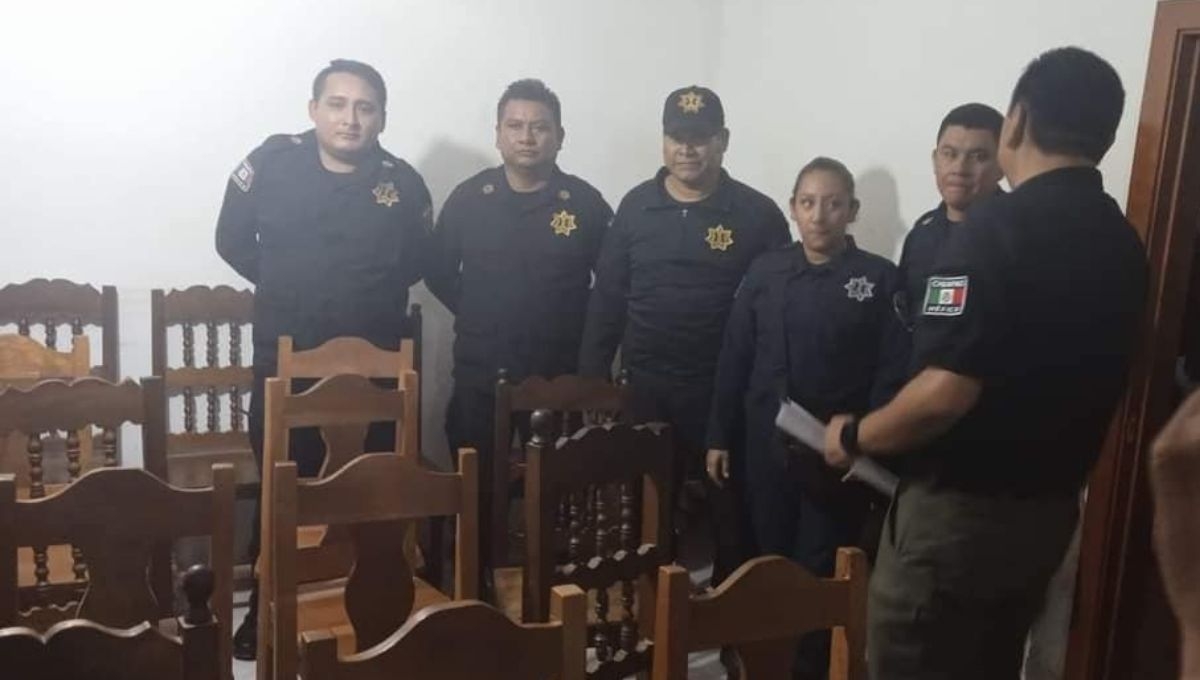 En Frontera Corozal en Ocosingo, Chiapas, fueron liberados 8 policías estatales que fueron retenidos por la población desde el pasado 12 de octubre En Frontera Corozal en Ocosingo, Chiapas, fueron liberados 8 policías estatales que fueron retenidos por la población desde el pasado 12 de octubre