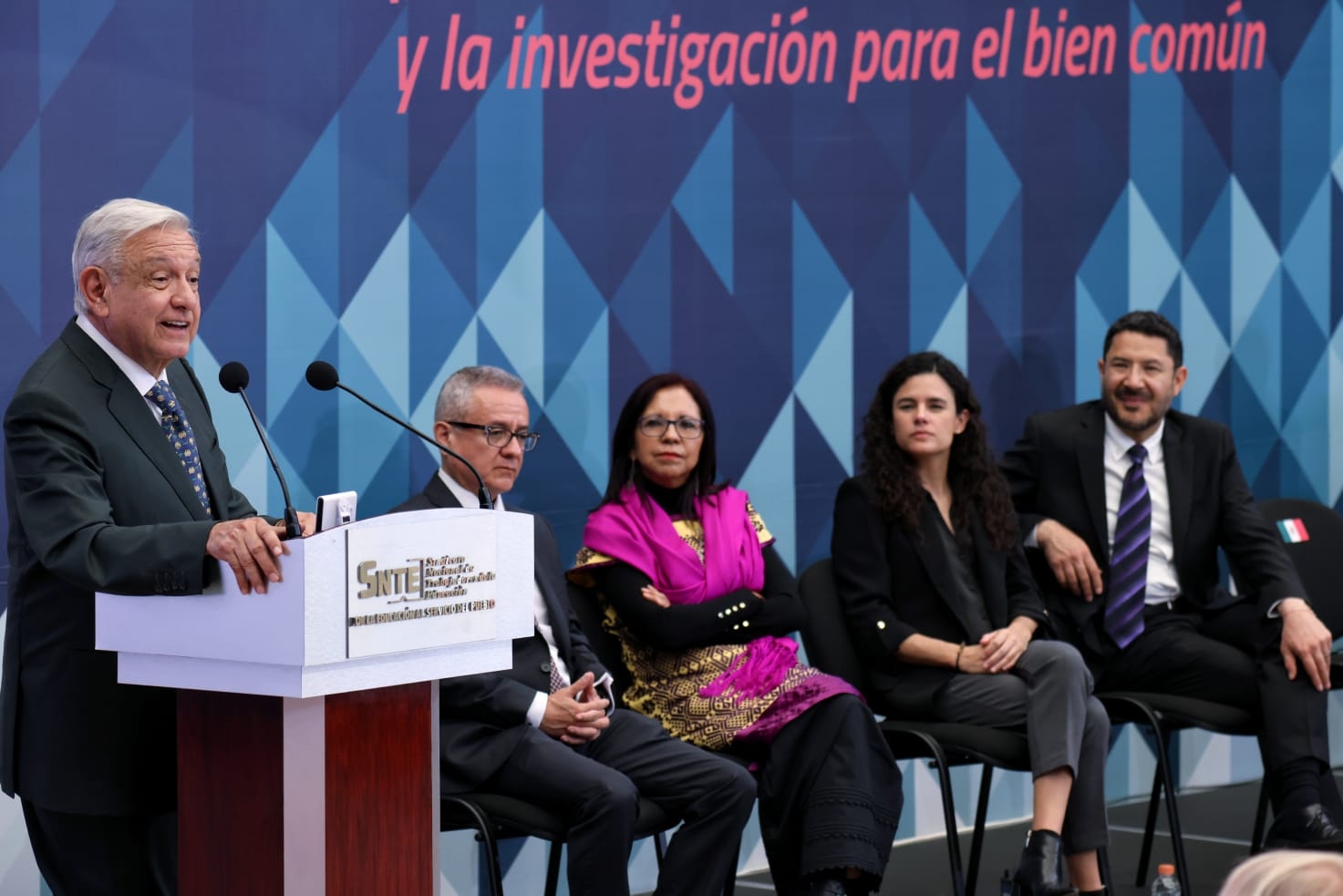 AMLO inaugura la Conferencia Internacional de Educación