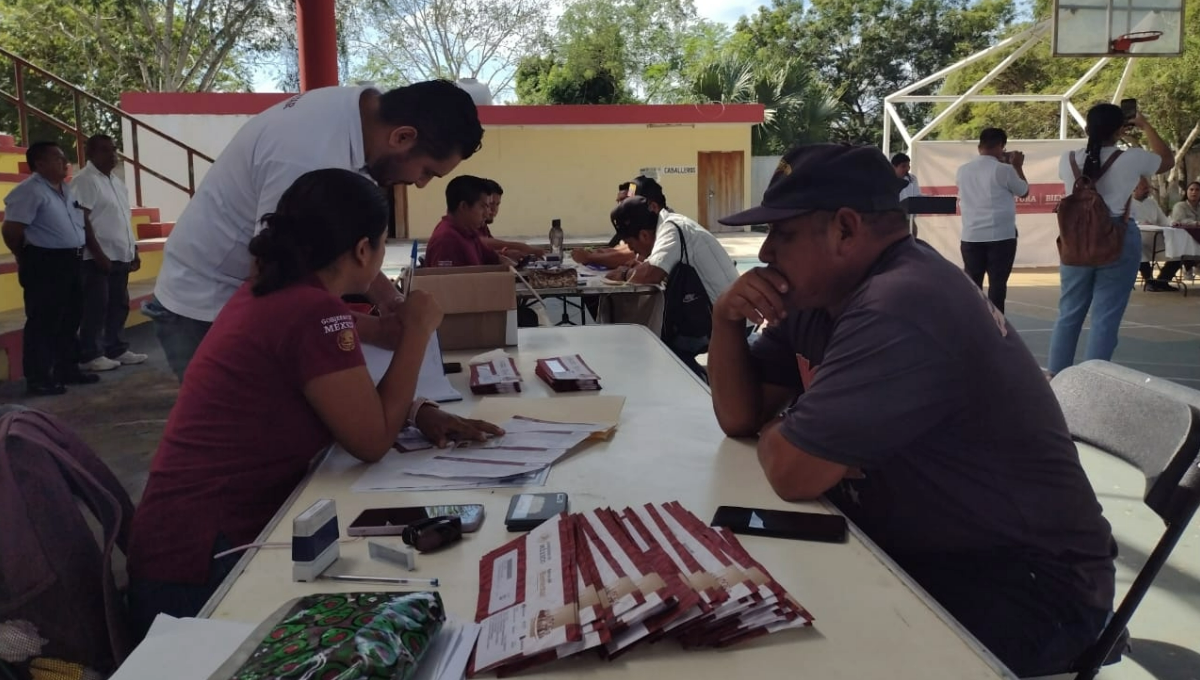 entrega de tarjetas bienestar en Felipe Carrillo Puerto