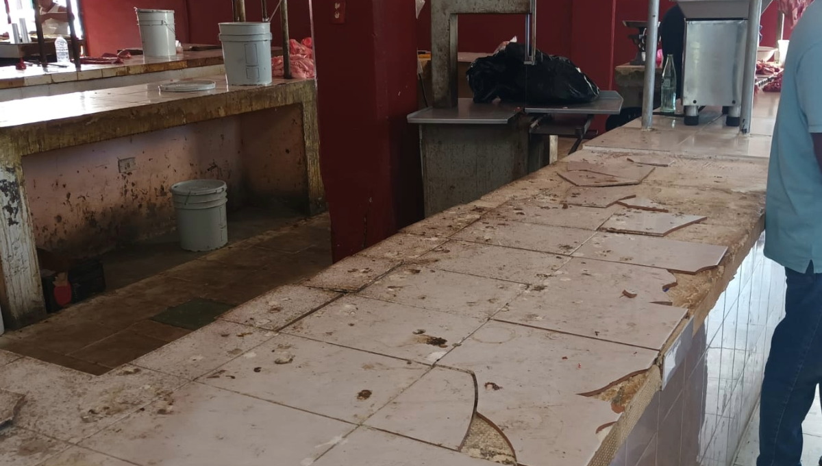 Locatarios del lugar aseguraron que desde hace muchos años la central de abastos no recibe mantenimiento alguno Locatarios del lugar aseguraron que desde hace muchos años la central de abastos no recibe mantenimiento alguno