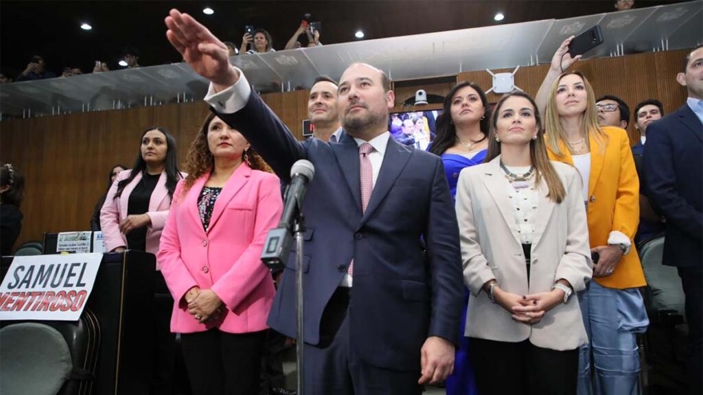 José Arturo Salinas tiene al parecer bastantes problemas previos al cargo que ahora tiene