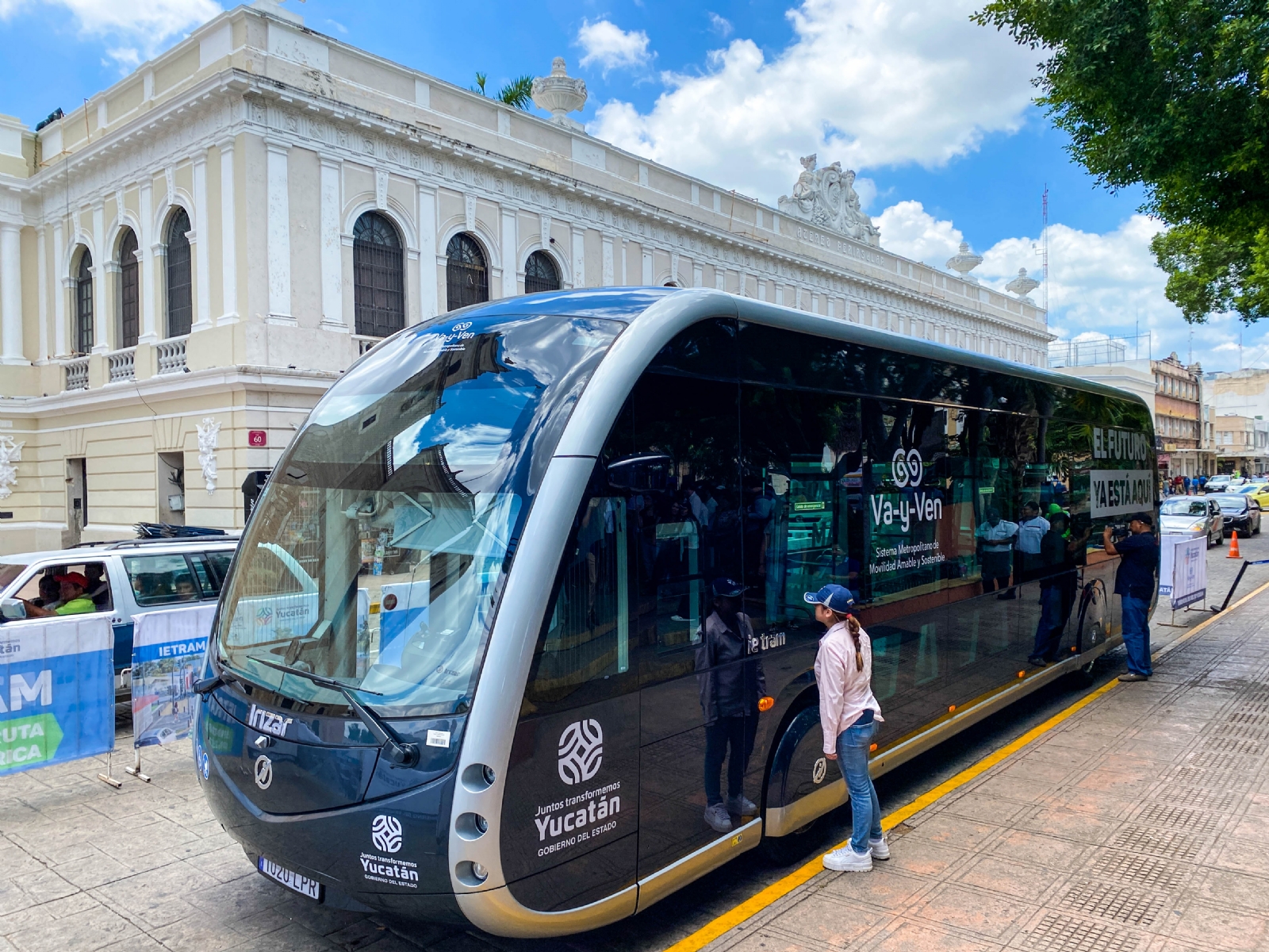El titular de la Agencia de Transporte afirmó que llegaron 10 nuevas unidades del IE-TRAM a Yucatán