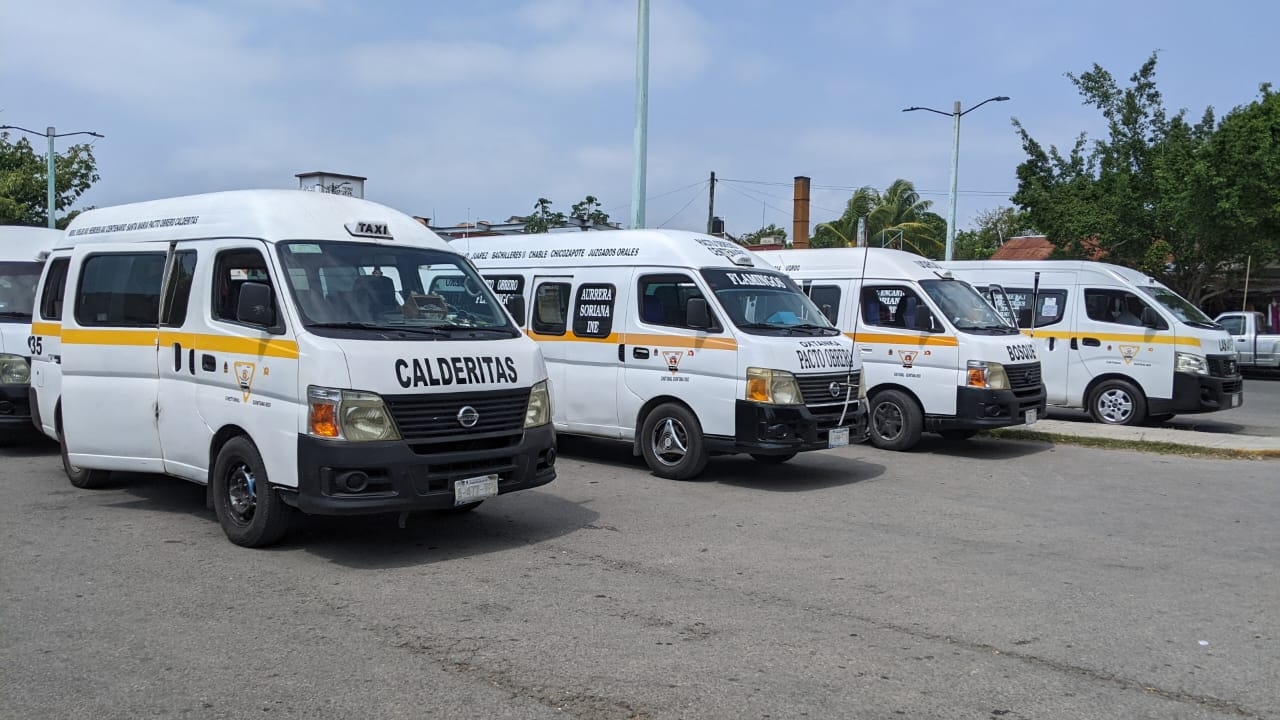 La mayoría de la población, principalmente trabajadores y estudiantes, se queja por el servicio que brinda el transporte público y por conducir a exceso de velocidad