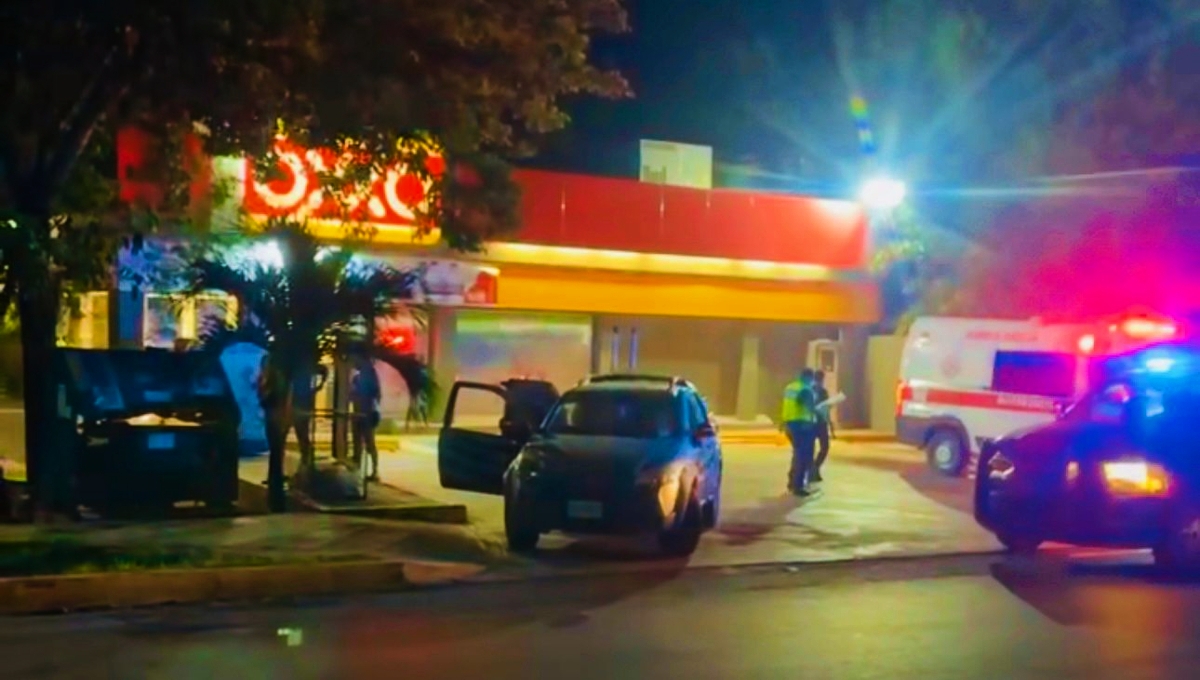 El hombre se encuentra grave de salud tras ser acuchillado en el Oxxo de Playa del Carmen
