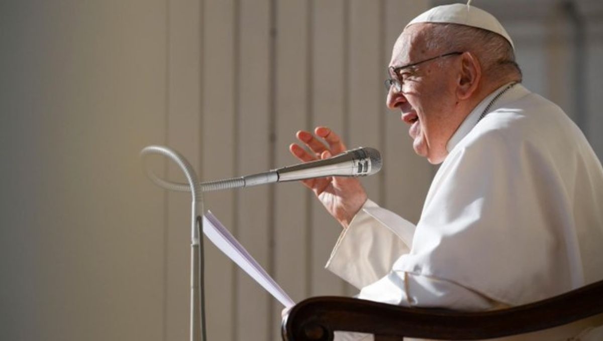 El Papa Francisco advierte de los riesgos de no atender las señales del cambio climático en su encíclica verde, "Laudate Deum" El Papa Francisco advierte de los riesgos de no atender las señales del cambio climático en su encíclica verde, "Laudate Deum"