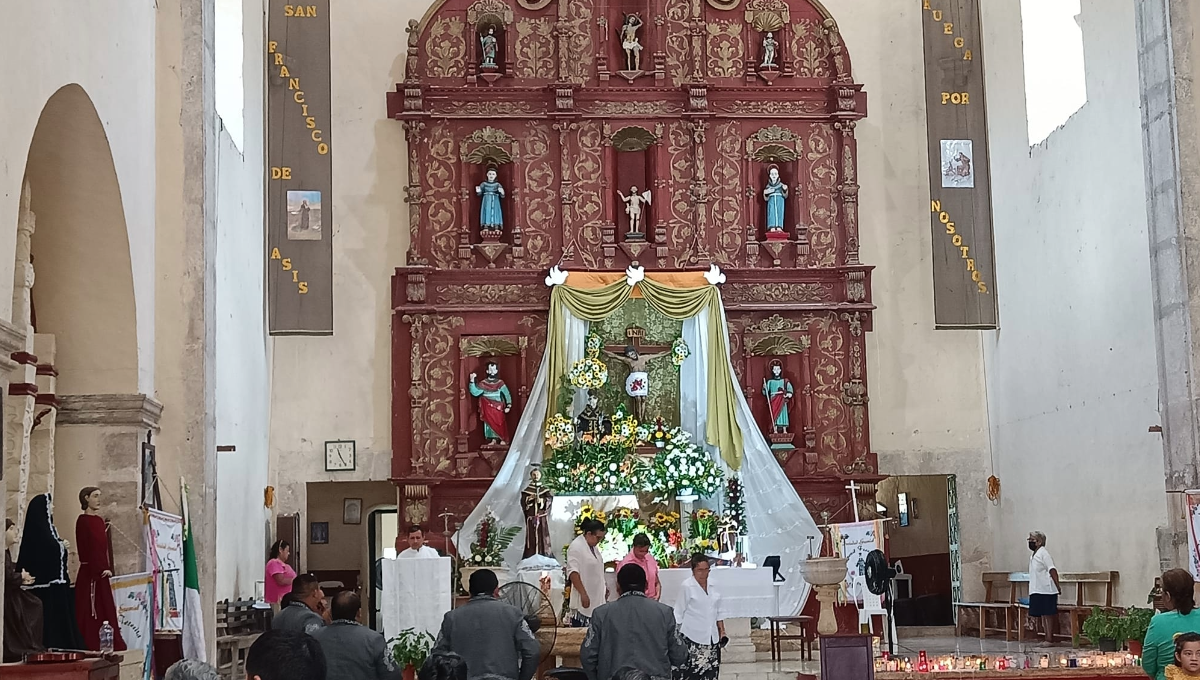 Dedicada al especial patrocinio de San Francisco de Asís, fundador de la Orden Seráfica Dedicada al especial patrocinio de San Francisco de Asís, fundador de la Orden Seráfica