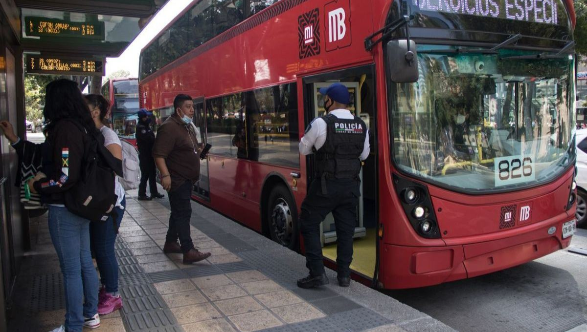La asaltante intentó sobornar a los policías para no ser detenida