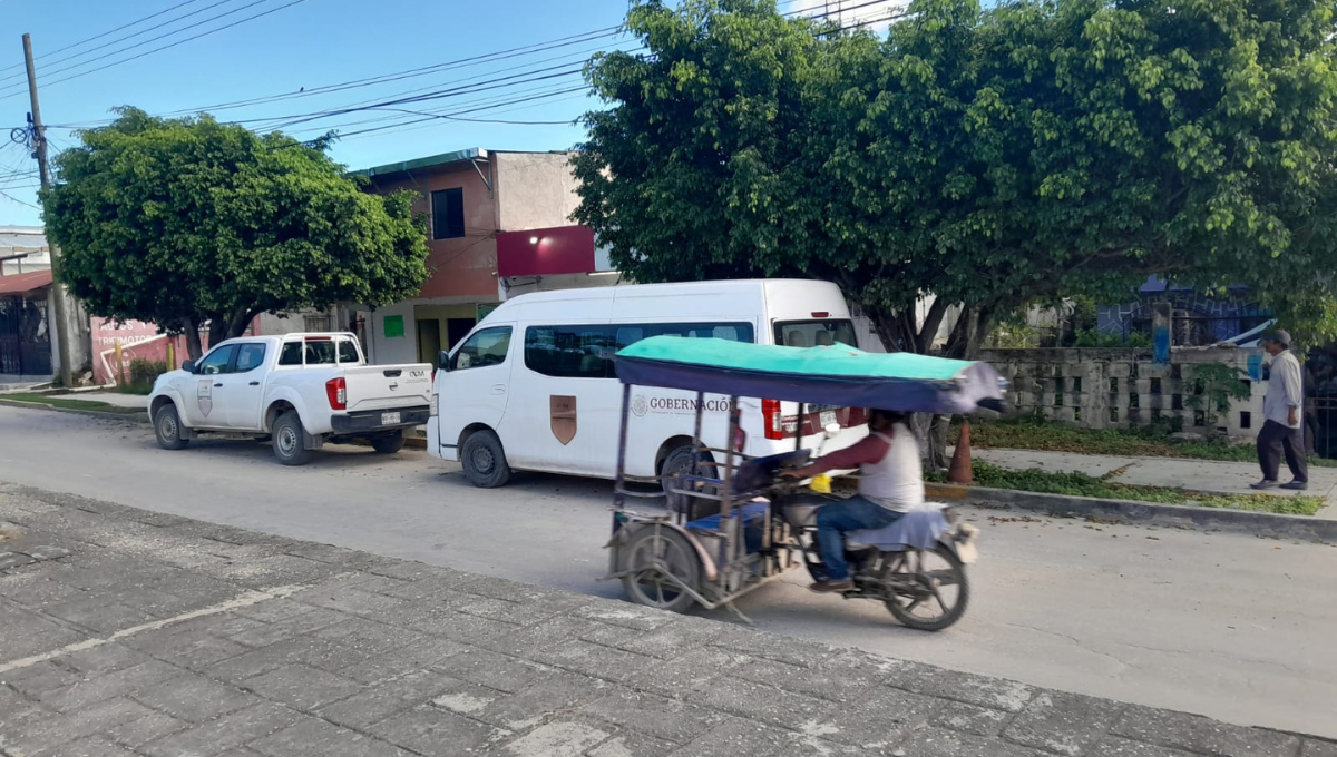 Aseguran a 20 migrantes de Cuba y Brasil en la vía Escárcega-Chetumal