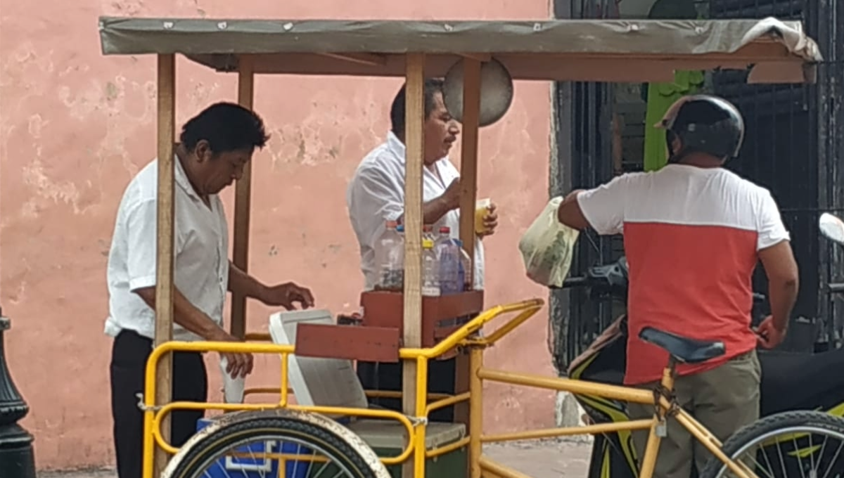 Algunos vendedores ambulantes son en general temporales Algunos vendedores ambulantes son en general temporales