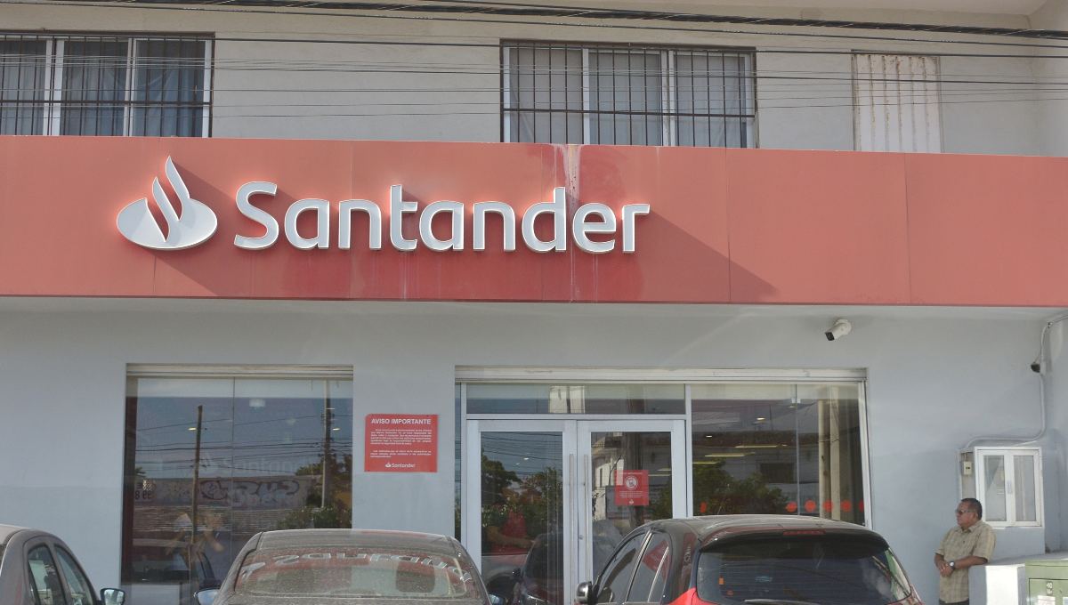 La Comisión Nacional Bancaria y de Valores lo anunció, para que la gente tome sus precauciones. La Comisión Nacional Bancaria y de Valores lo anunció, para que la gente tome sus precauciones.
