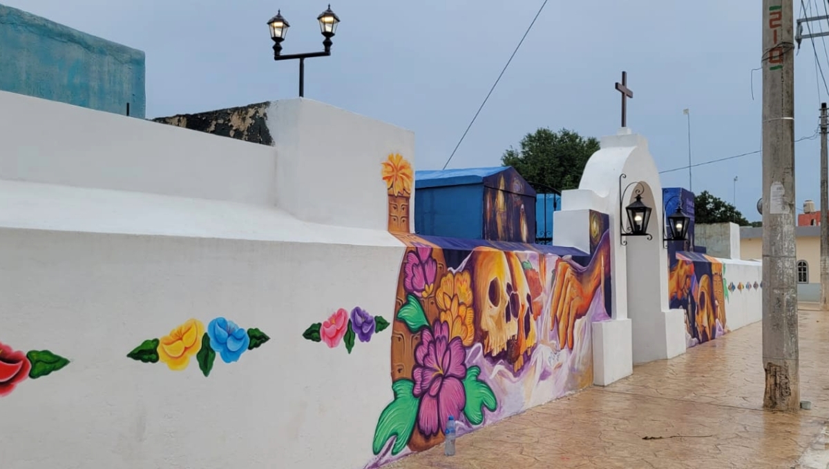Debido a las lluvias, pocos visitantes han llegado al cementerio de Pomuch Debido a las lluvias, pocos visitantes han llegado al cementerio de Pomuch