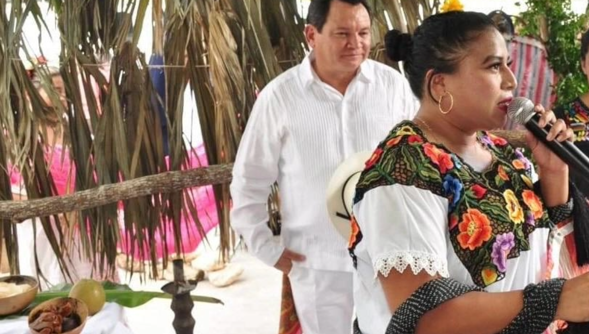 Díaz Mena señala que en los altares del Hanal Pixán o comida de ánimas se han agregado elementos de otras partes del país