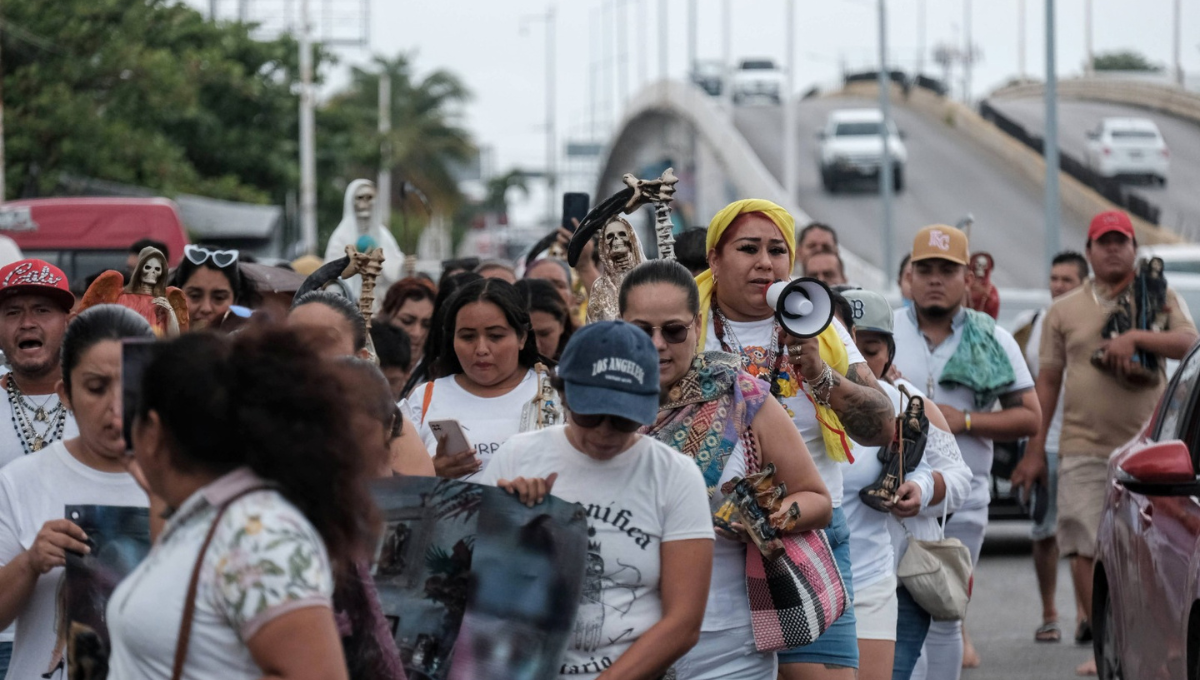 Cada 1 de noviembre se celebra a la Santa Muerte en México