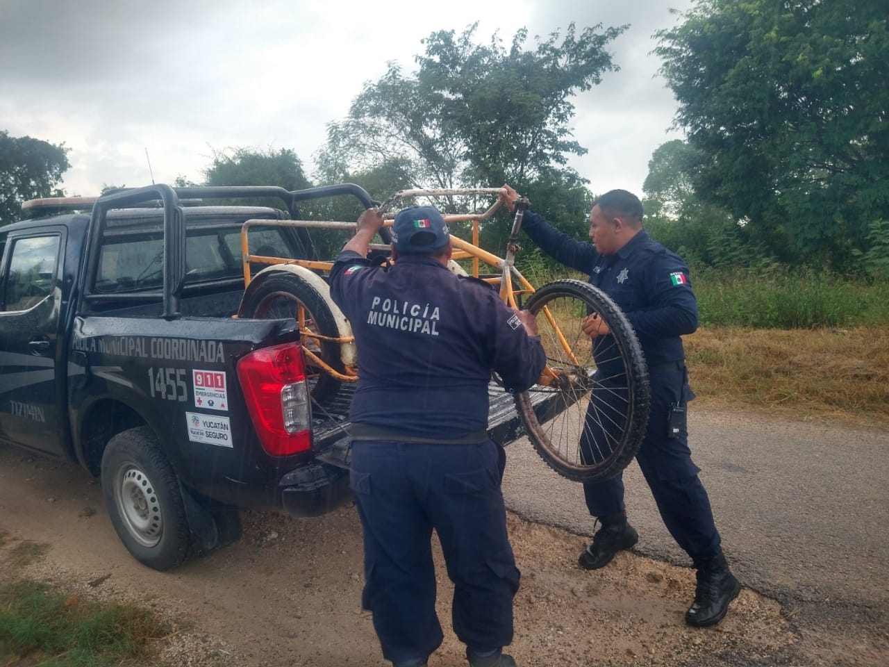 Policía aseguraron triciclo del abuelito junto a otros vehículos