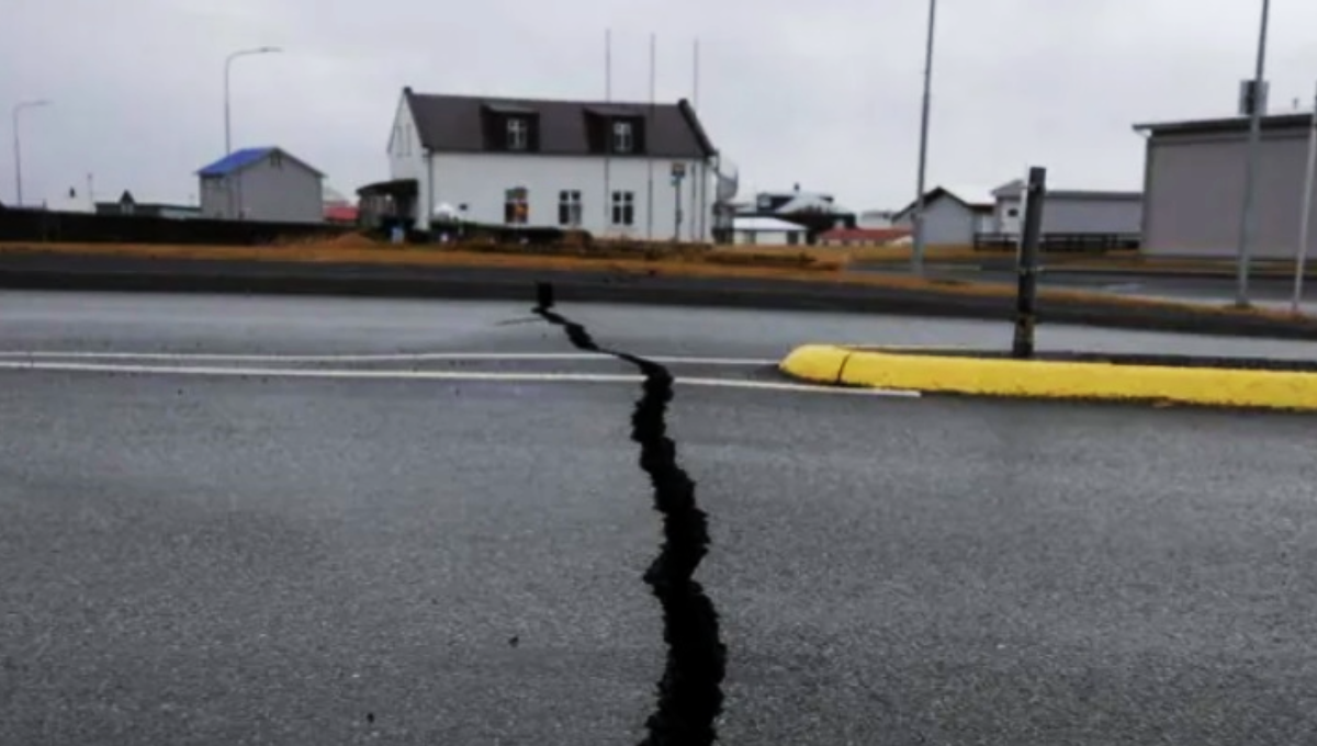 Actualmente, existe una fisura de 15 kilómetros de largo en la ciudad de Grindavik Actualmente, existe una fisura de 15 kilómetros de largo en la ciudad de Grindavik