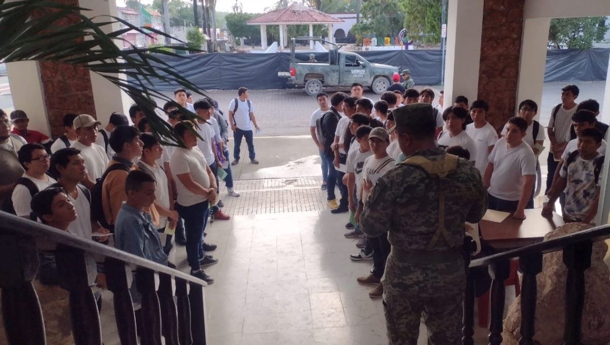 Poco más del 50% de quienes solicitaron el documento acudió al sortero en el Palacio Municipal