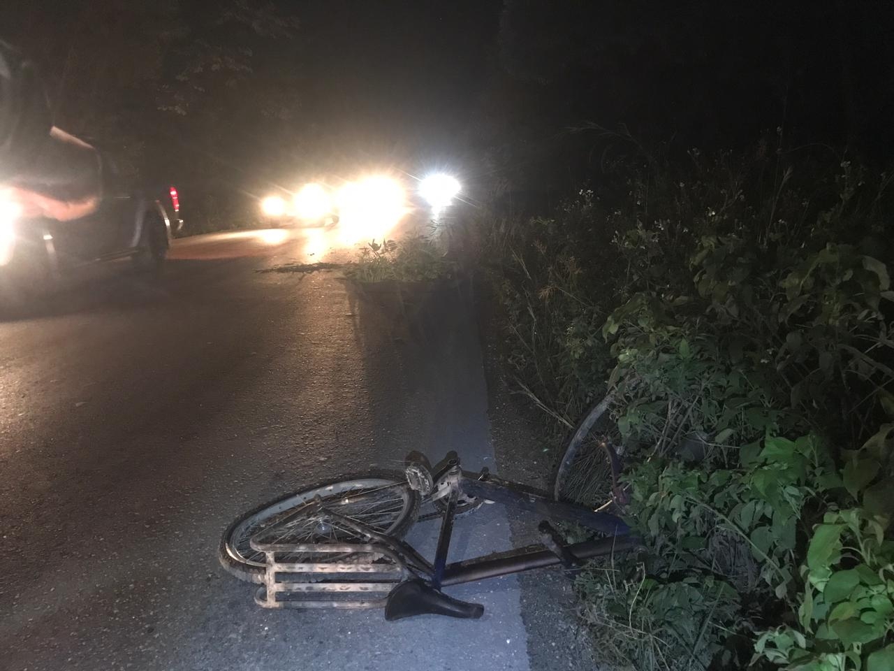 El hombre quedó tendido sobre la carretera luego de ser atropellado El hombre quedó tendido sobre la carretera luego de ser atropellado